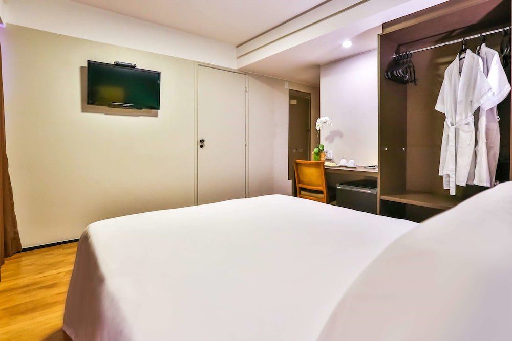 Hotel Golden Tulip Goiania Address 13/73