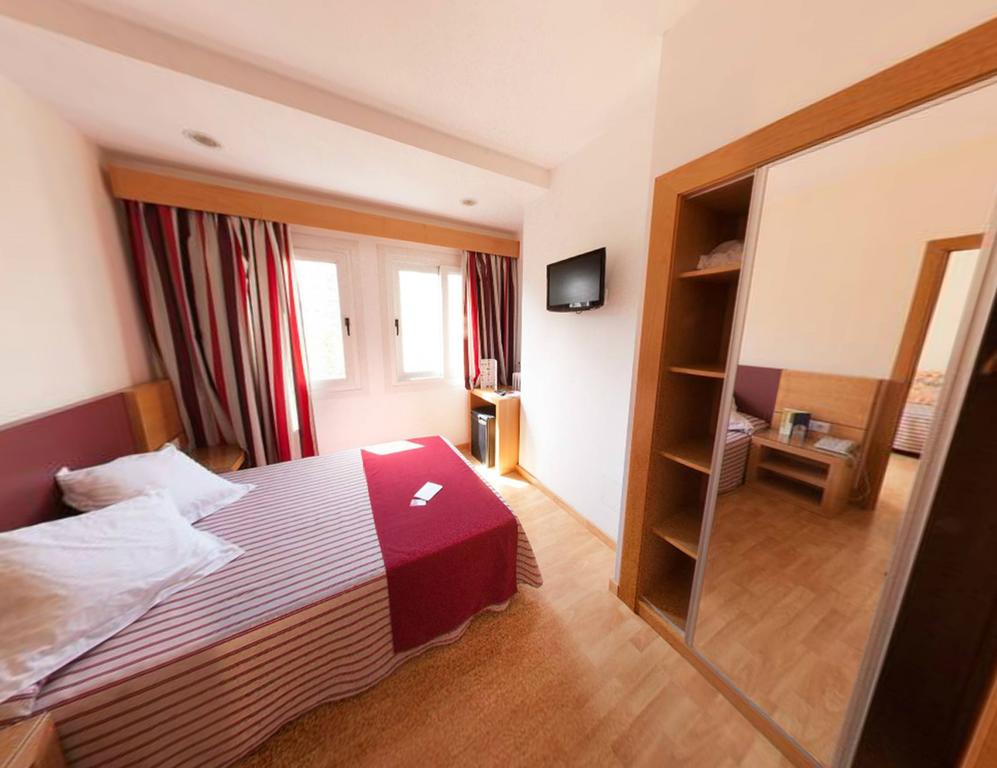 Standard, Single, Double Bed