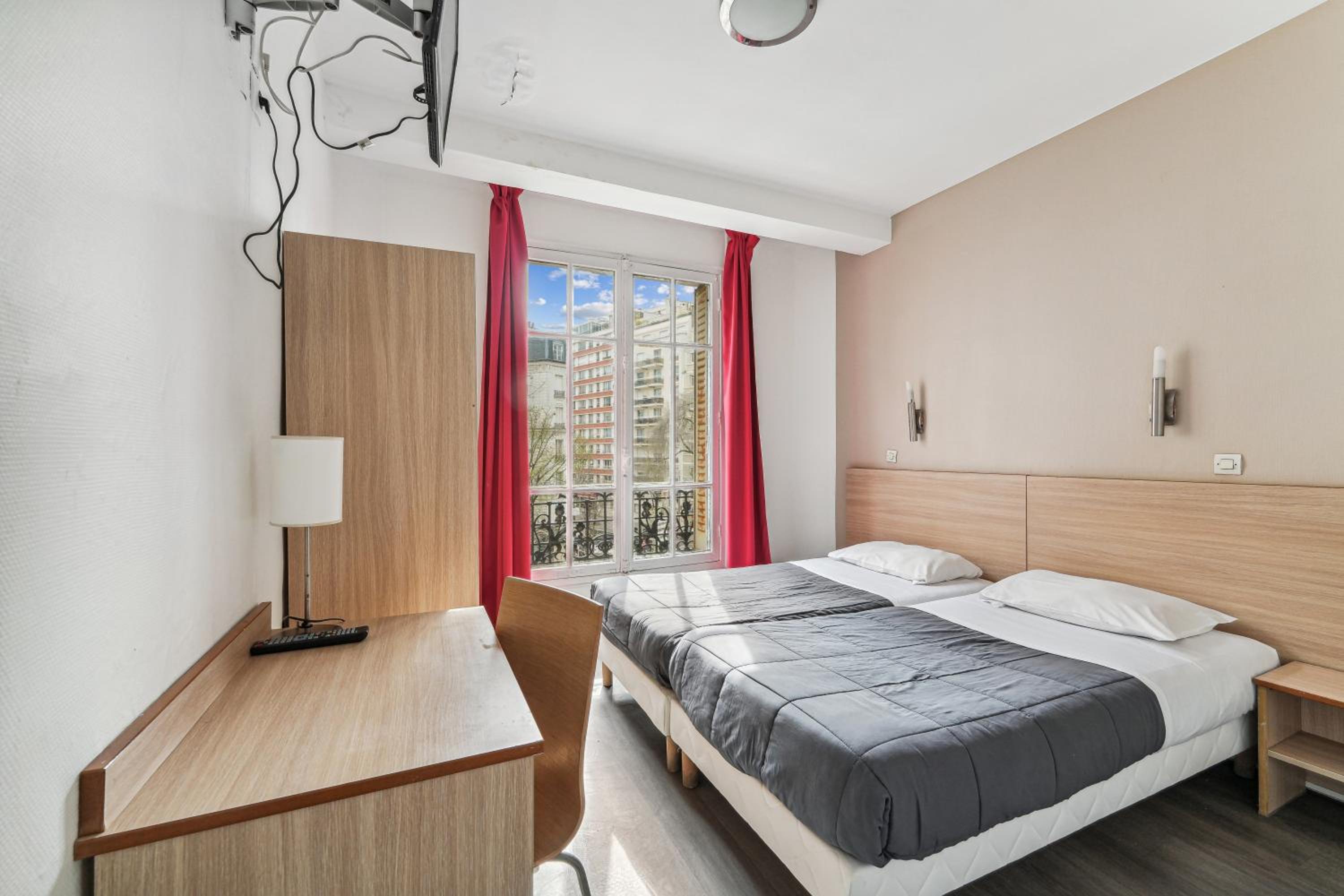 Room, Twin Beds
