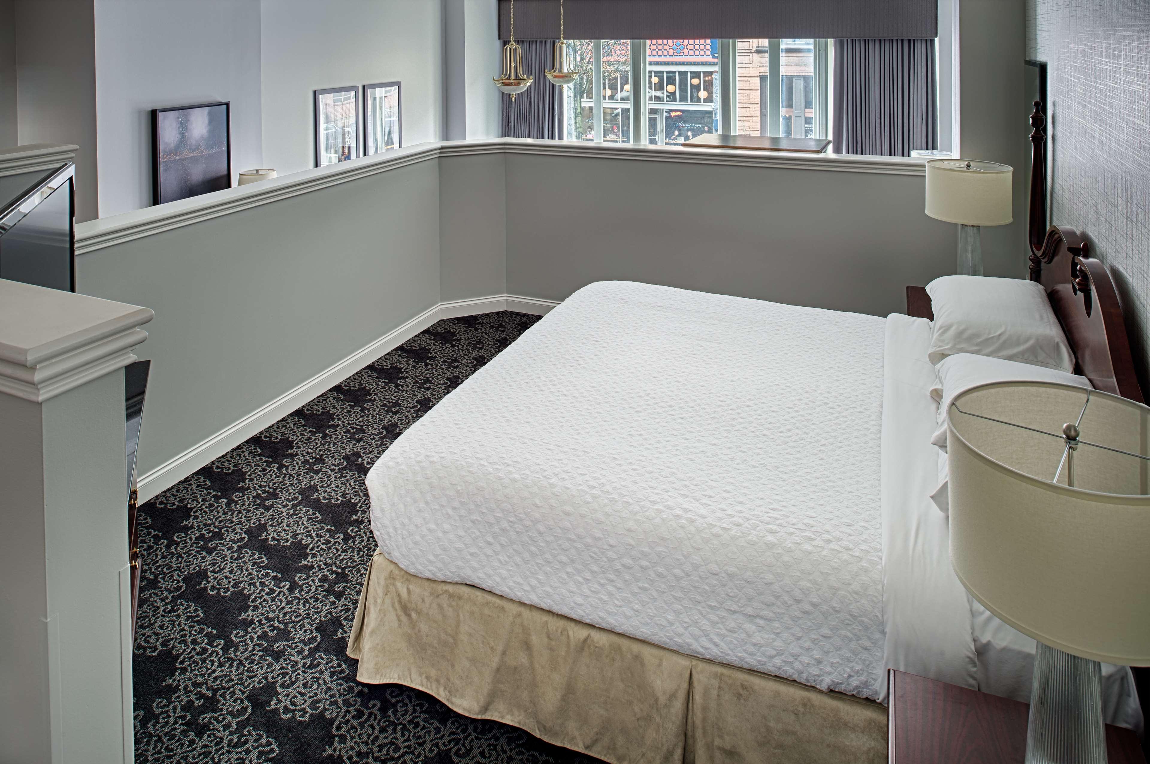 2 Rooms, Loft, Suite, King Bed