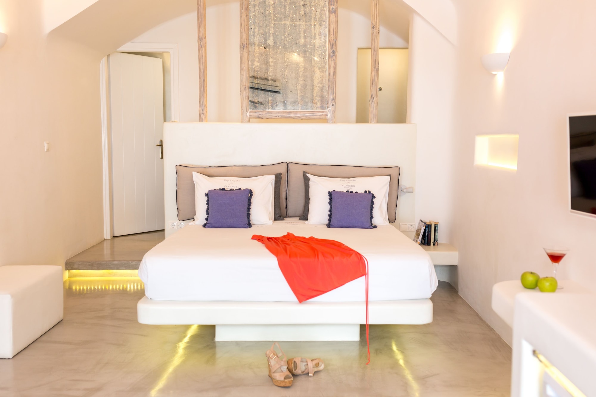 Suite, 1 Double and 1 Single Bed, Pool Side