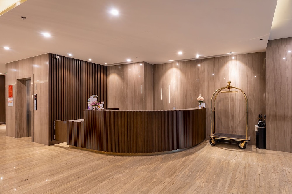 Nhat Ha Lavish Hotel 3/40