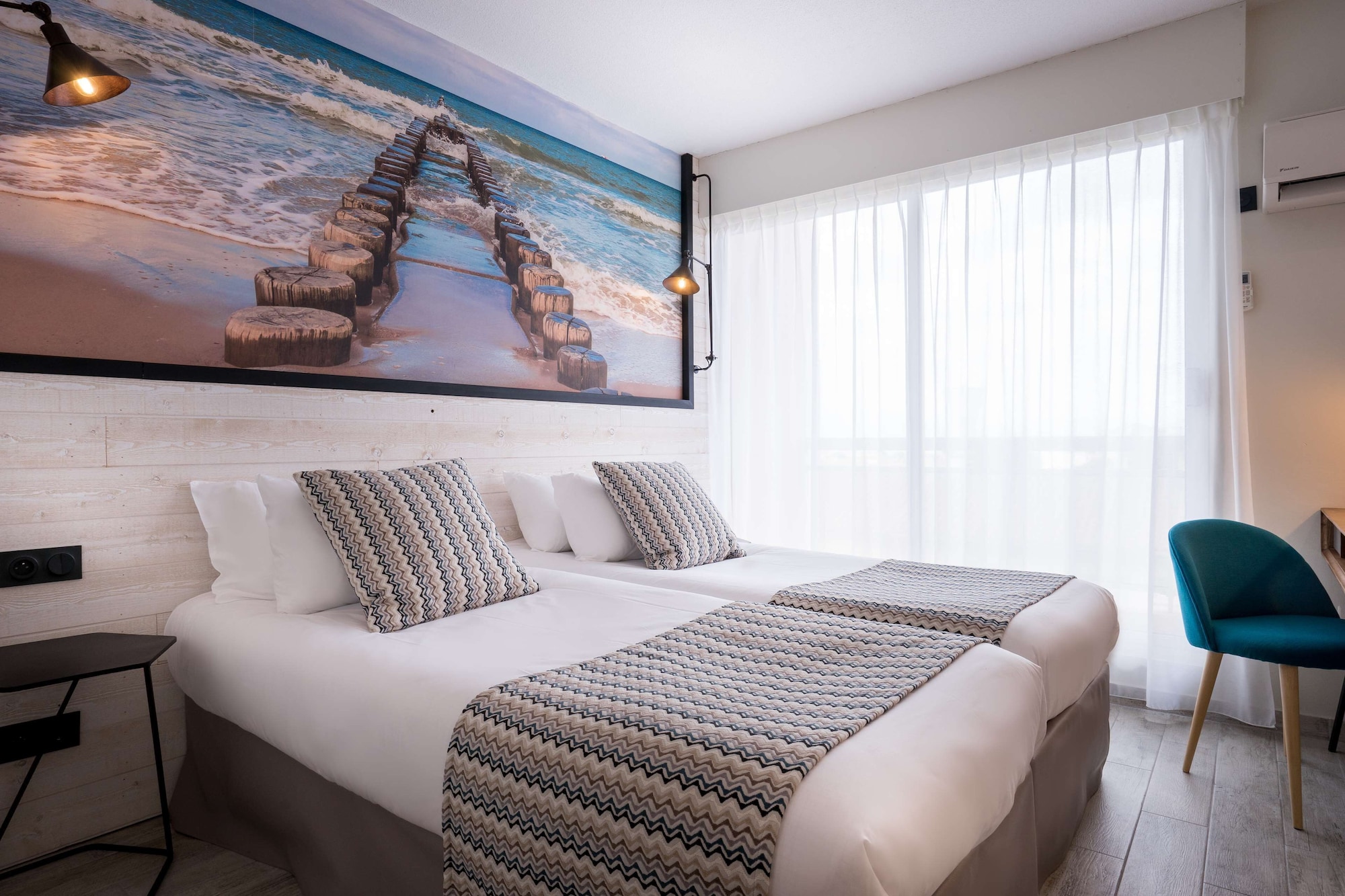 Standard, King Bed, City View