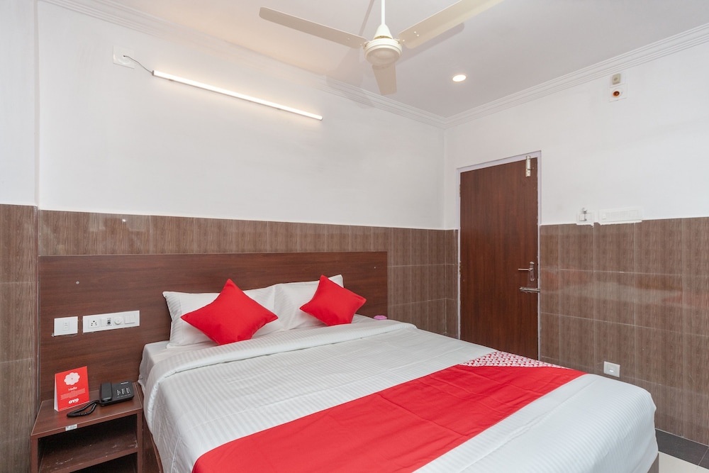 Oyo 27775 Hotel Srinivasa Residency 11/26