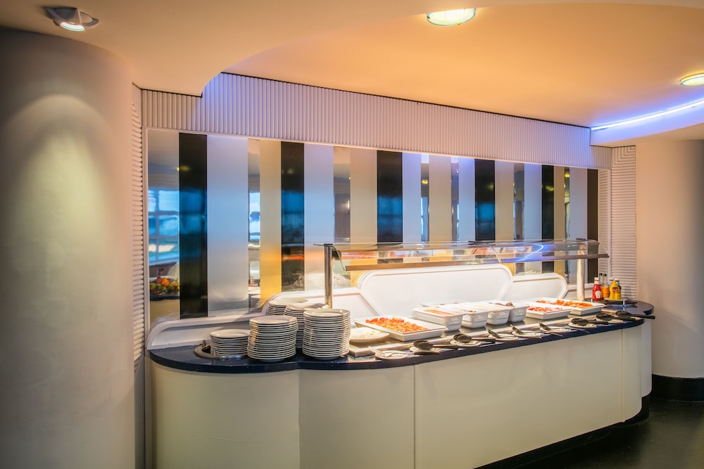 Crowne Plaza Liverpool John Lennon Airport 24/82
