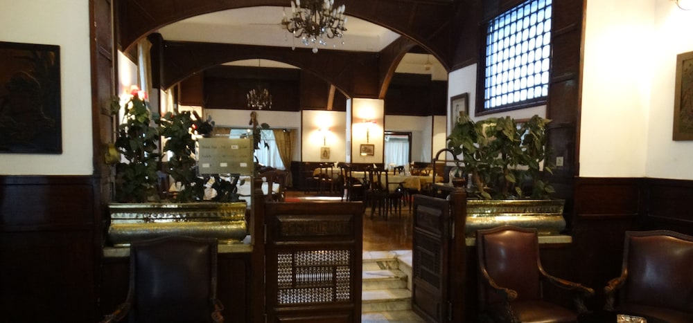 Carlton Hotel 31/49