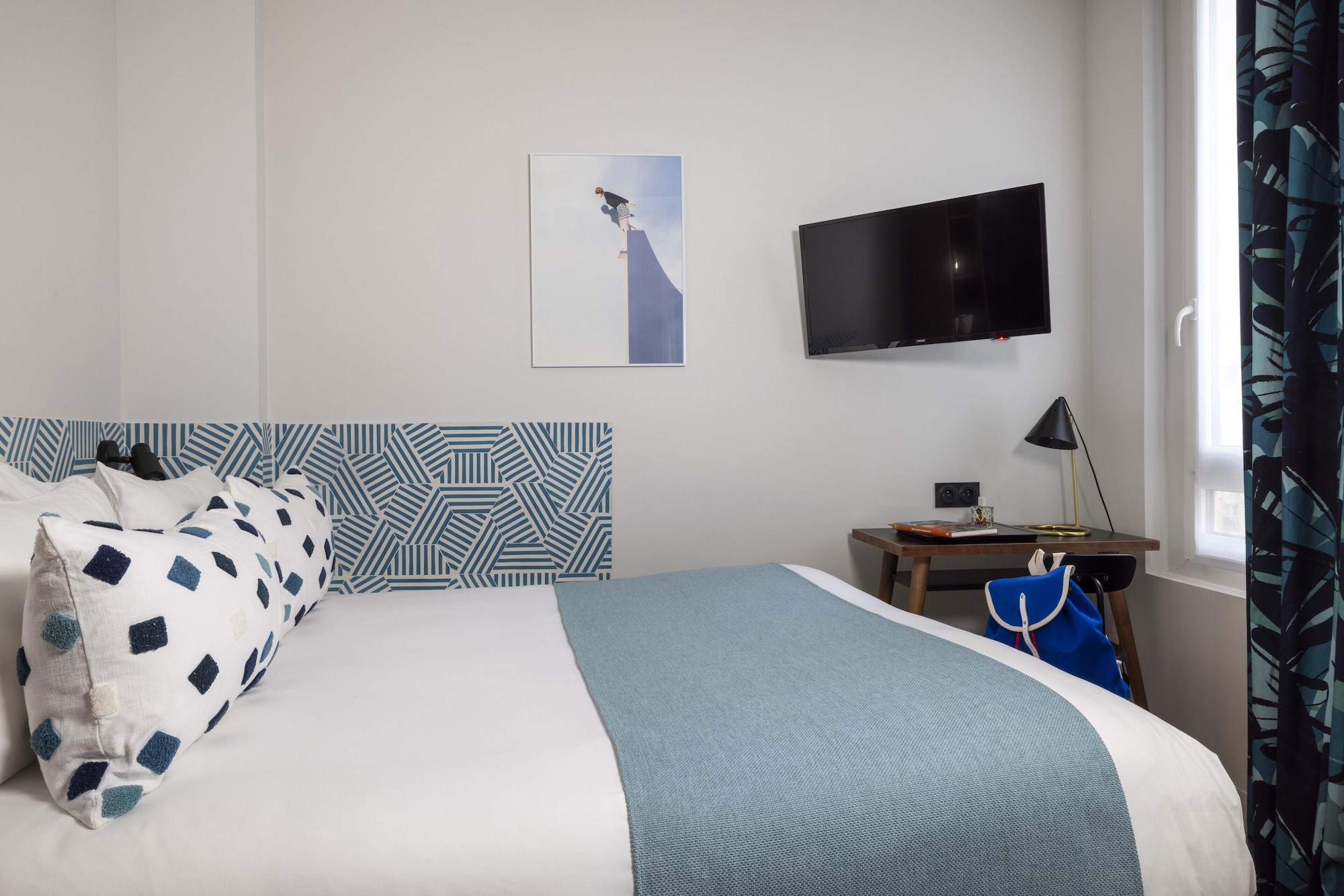 Strip, Classic, Single, Double Bed