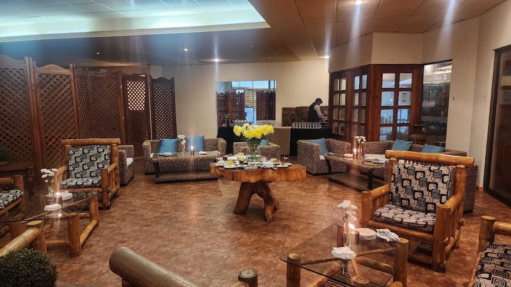 Serena Suite Park Hotel 8/25