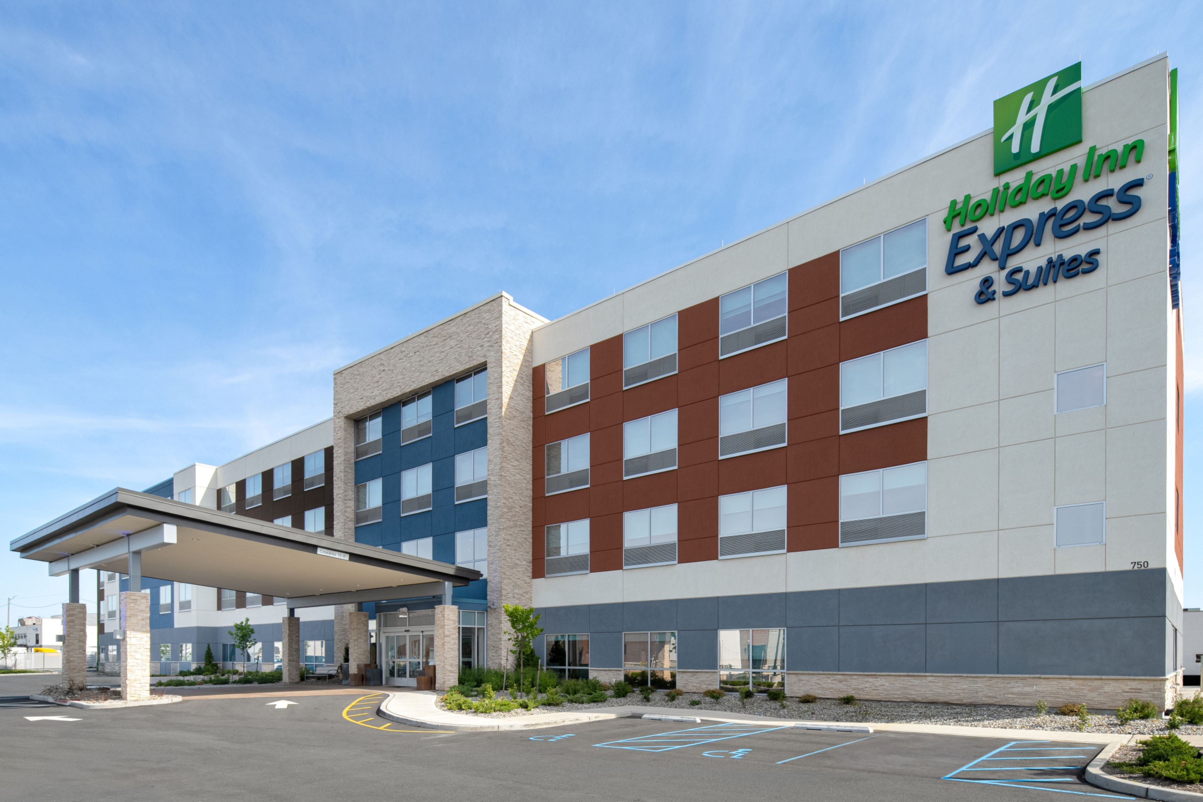 Holiday Inn Express and Suites Linden by IHG 3/55