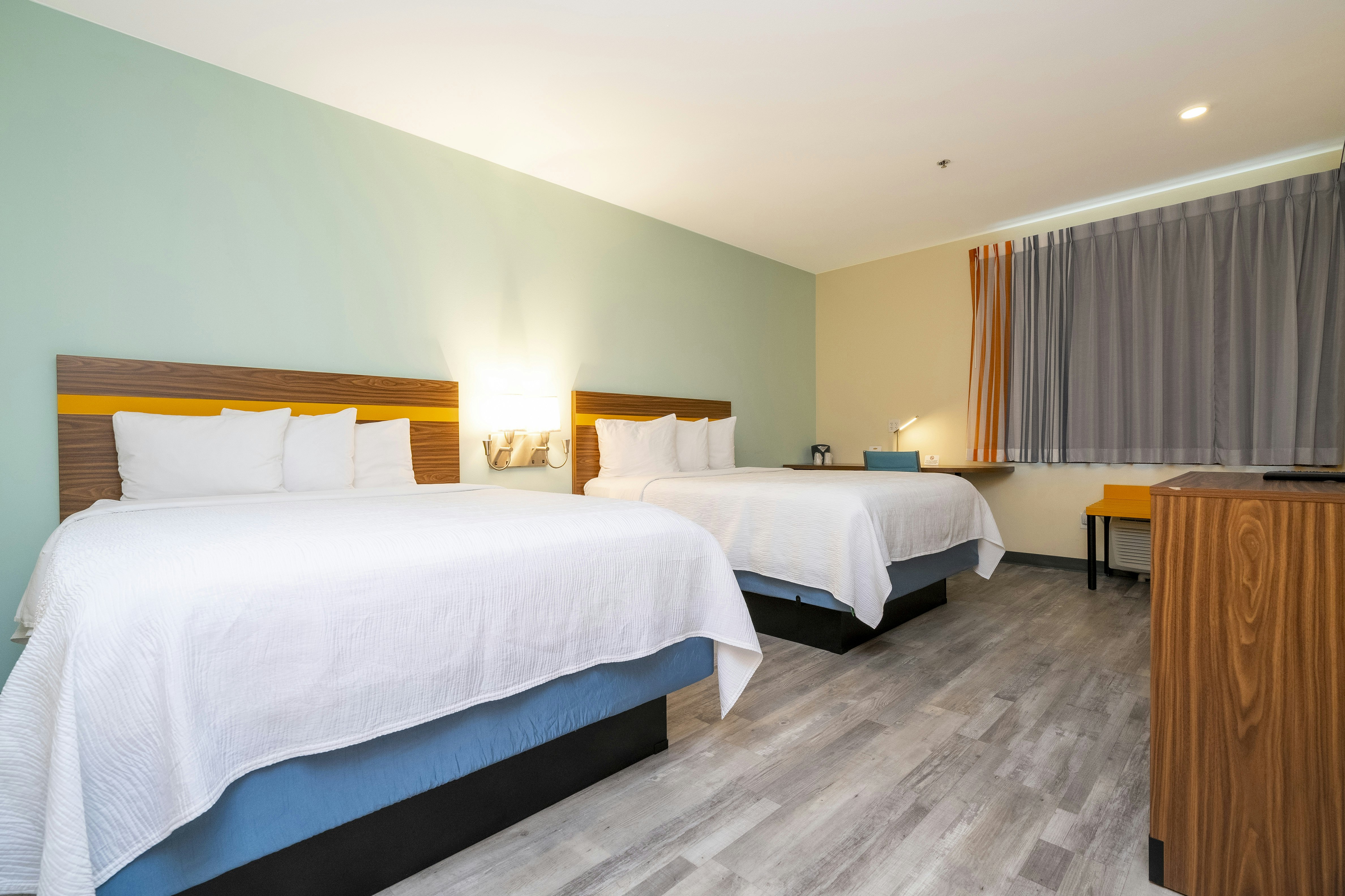 SPOT X Hotel Orlando/Intl Dr by The Red Collection 34/75