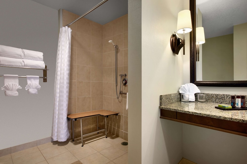Embassy Suites La Quinta & Spa 26/85