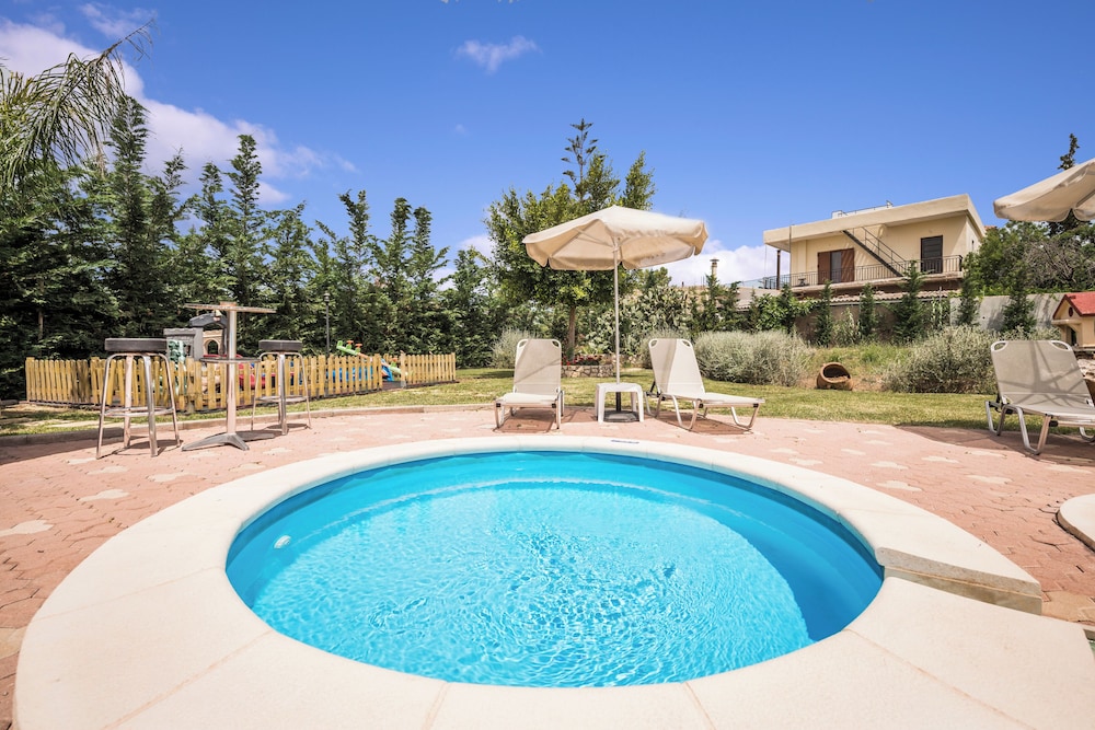 Areti Suites 30/50