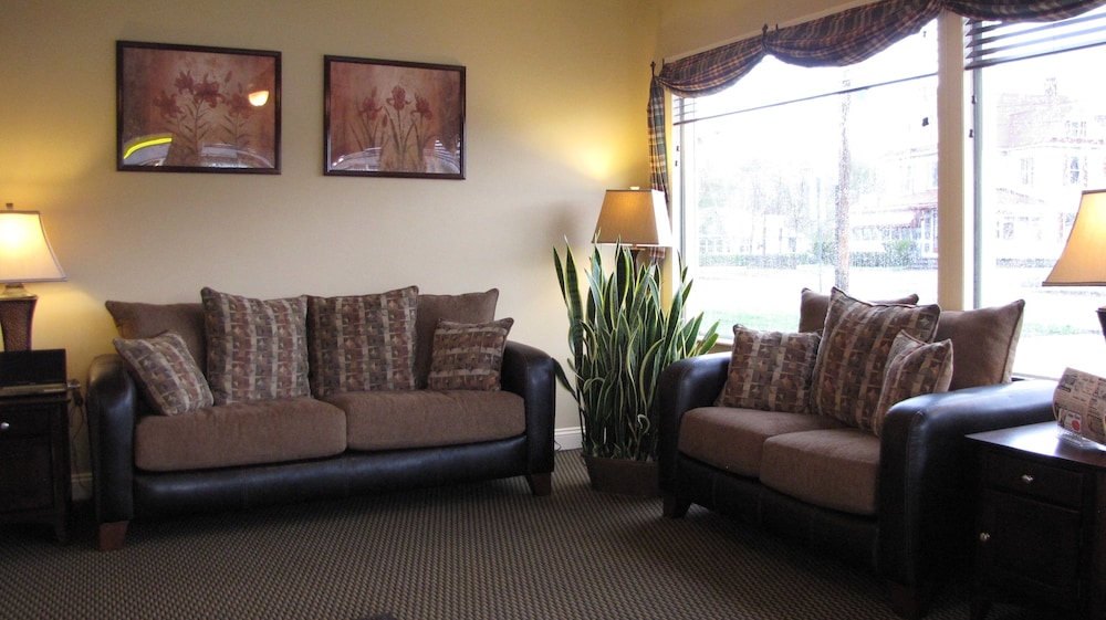 Mt Madison Inn & Suites 40/46