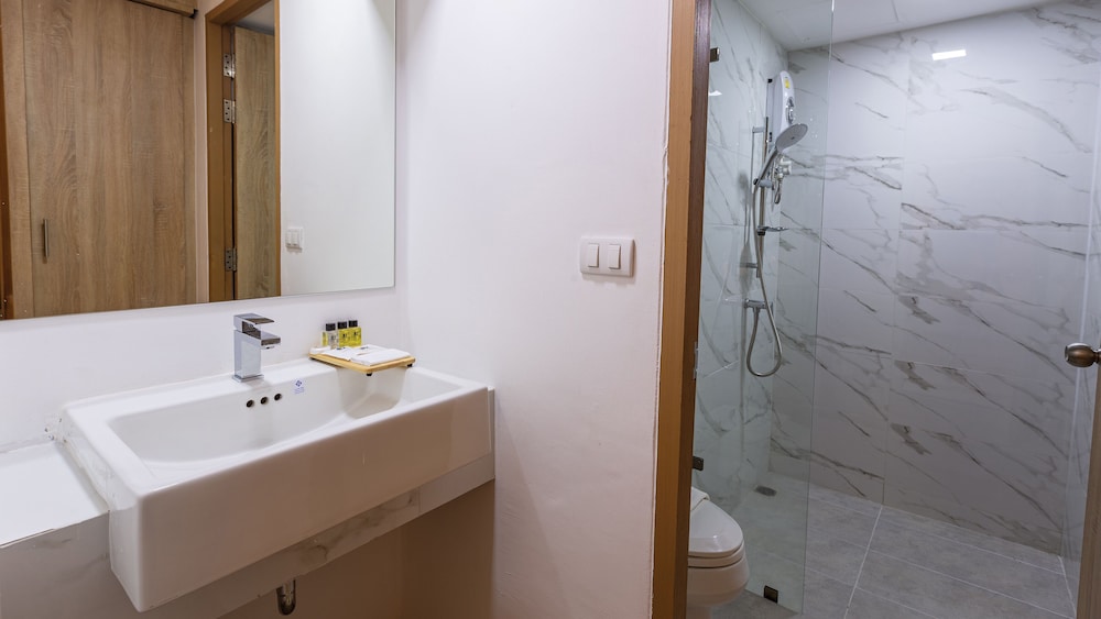 B2 Rayong Boutique and Budget Hotel 31/32