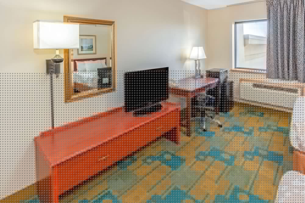 La Quinta Inn Milwaukee Airport/Oak Creek 37/53