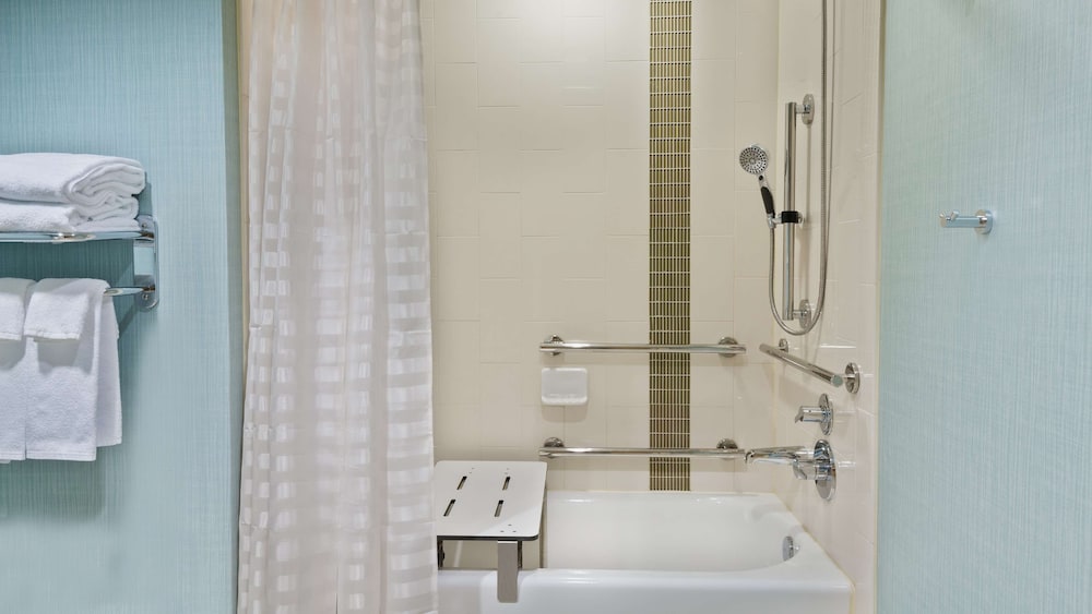 Hyatt Place Austin/Round Rock 33/35