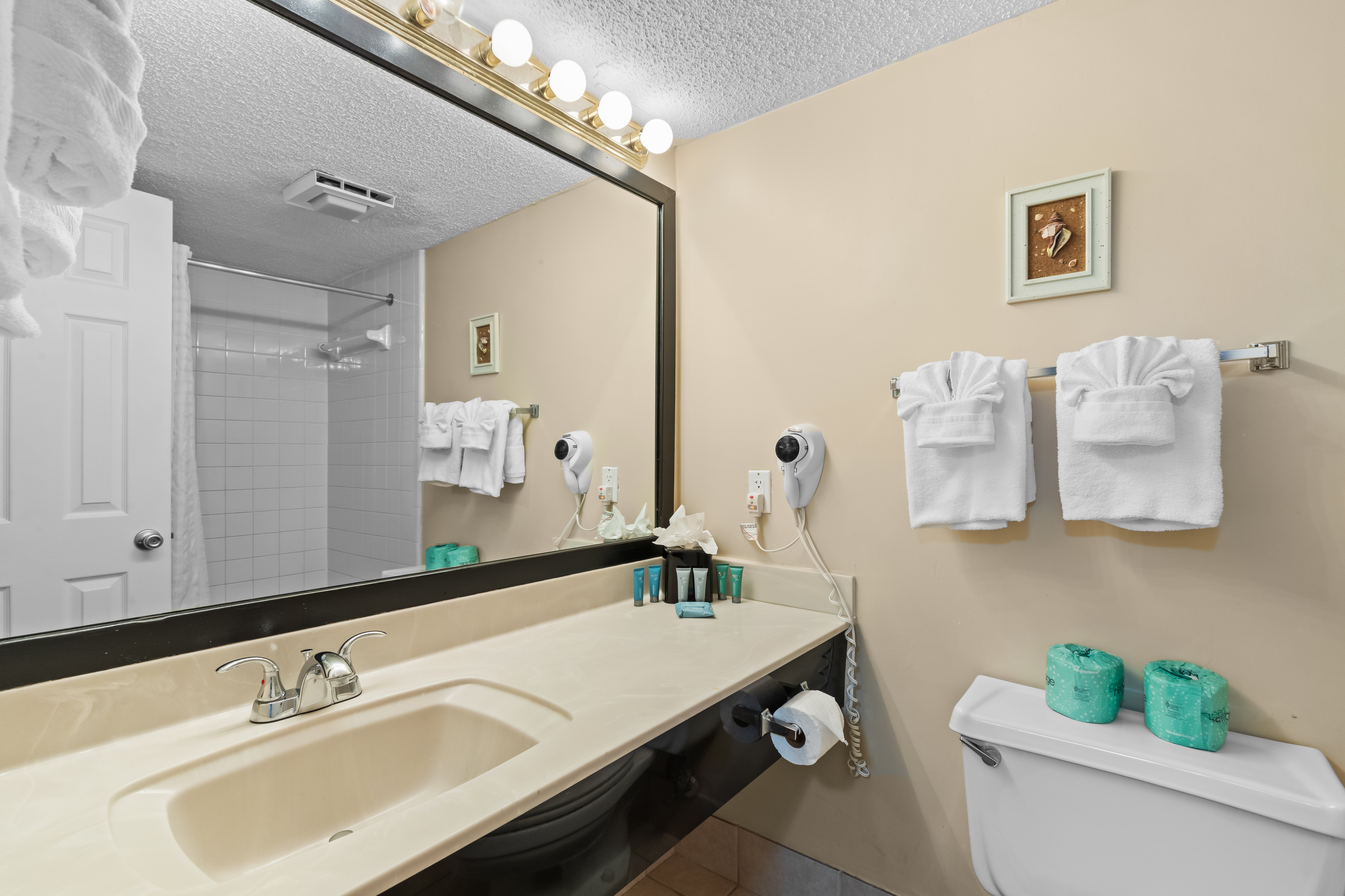 Grande Shores Ocean Resort 84/84
