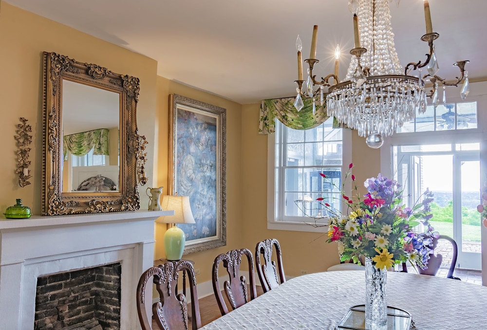 Weymouth Hall Bed and breakfast 15/18