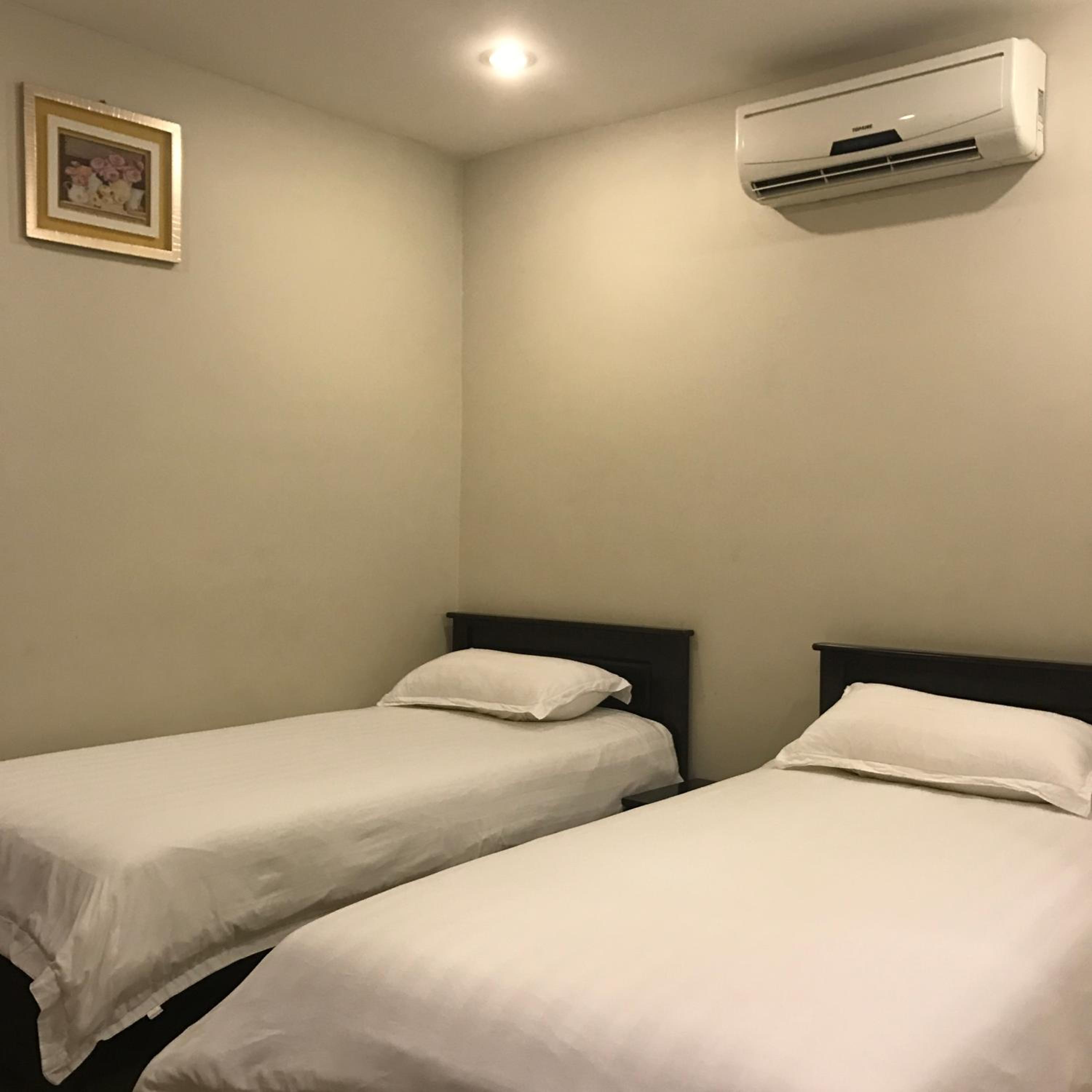 Room, Twin Beds