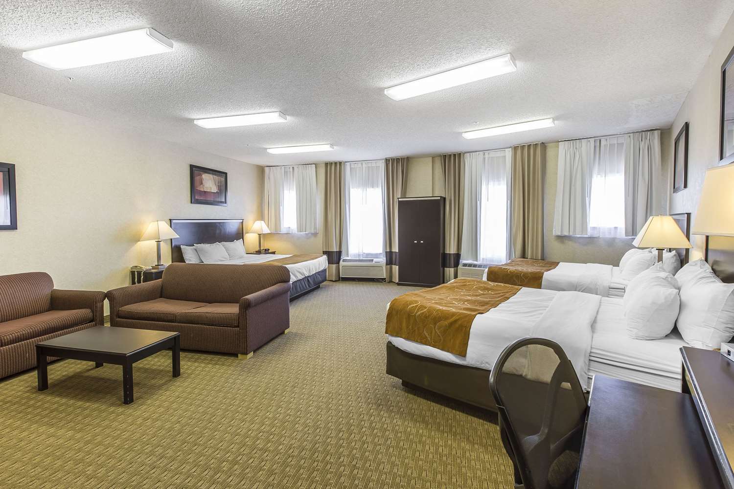 Comfort Suites Summit County Dillon, CO 24/37