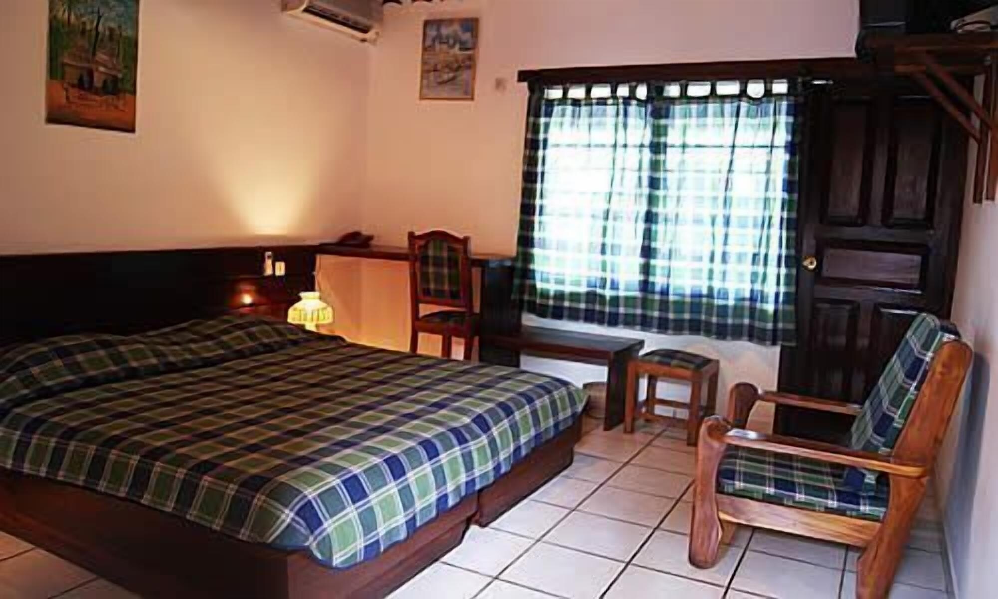 Superior, Single, Single Bed