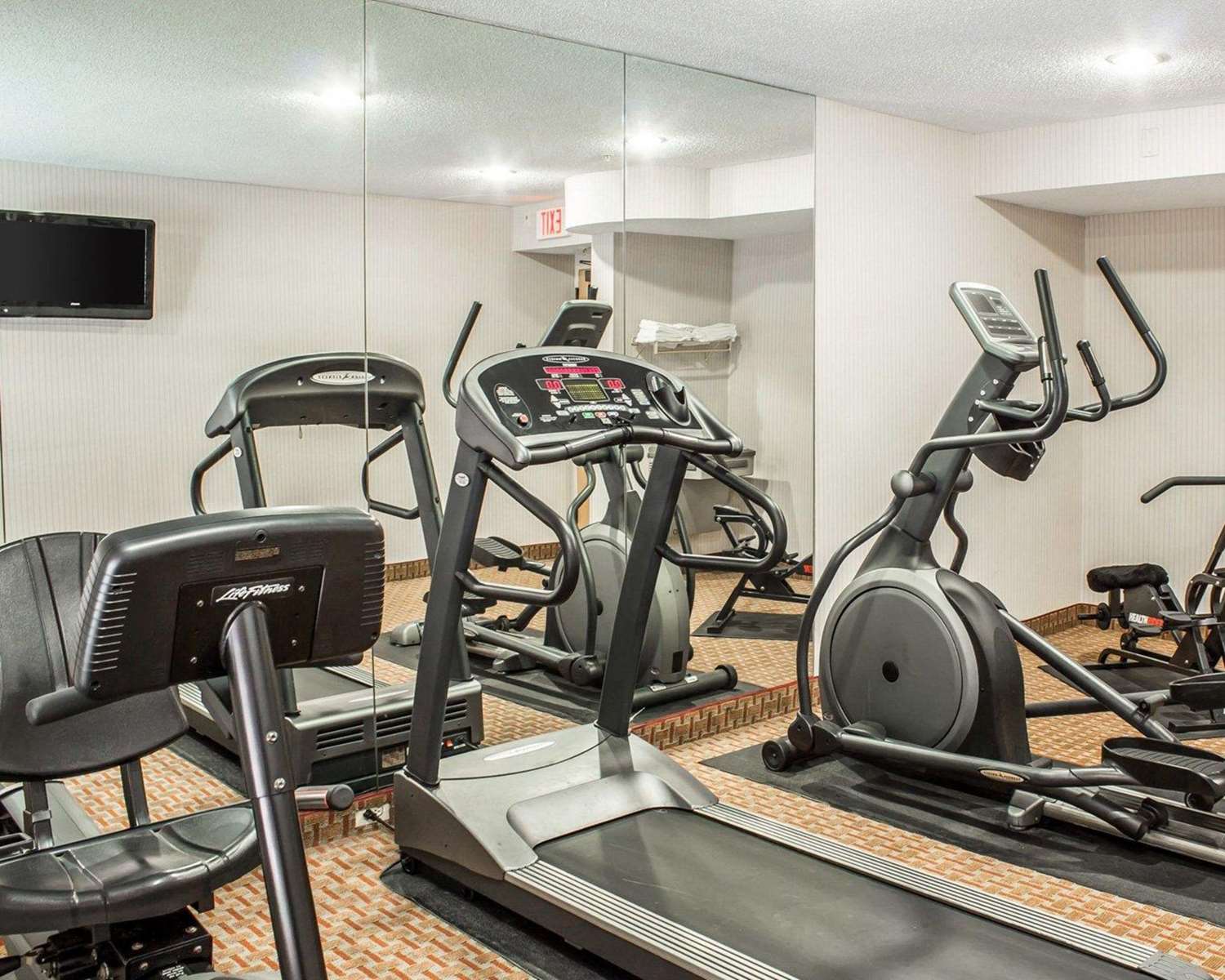 Quality Inn & Suites Raleigh North 4/10