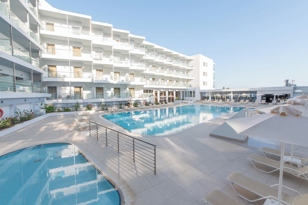 Belair Beach Hotel in Ixia
