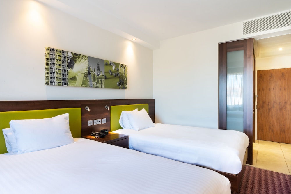 Hampton By Hilton Sheffield 12/56