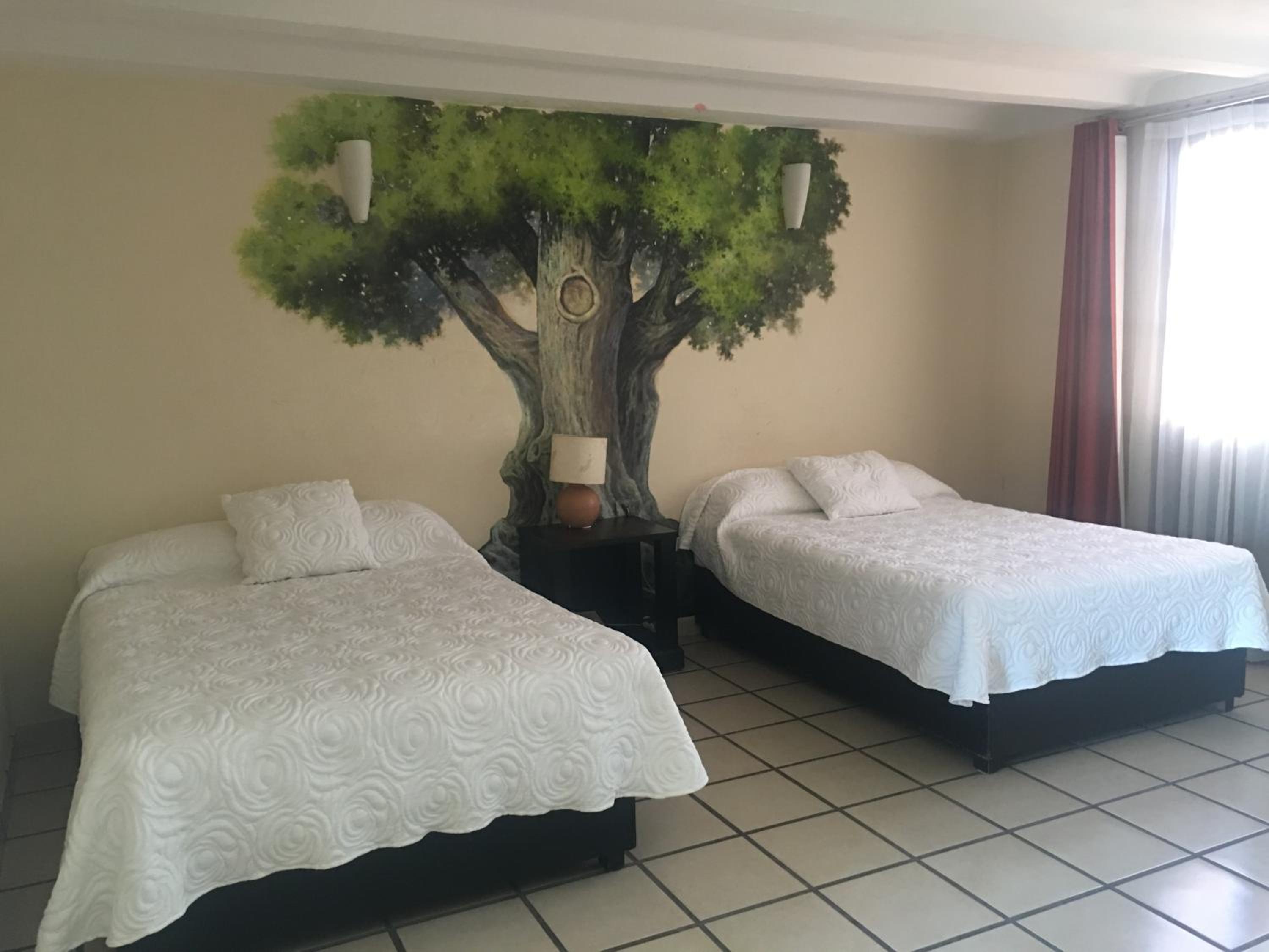Room, Quadruple