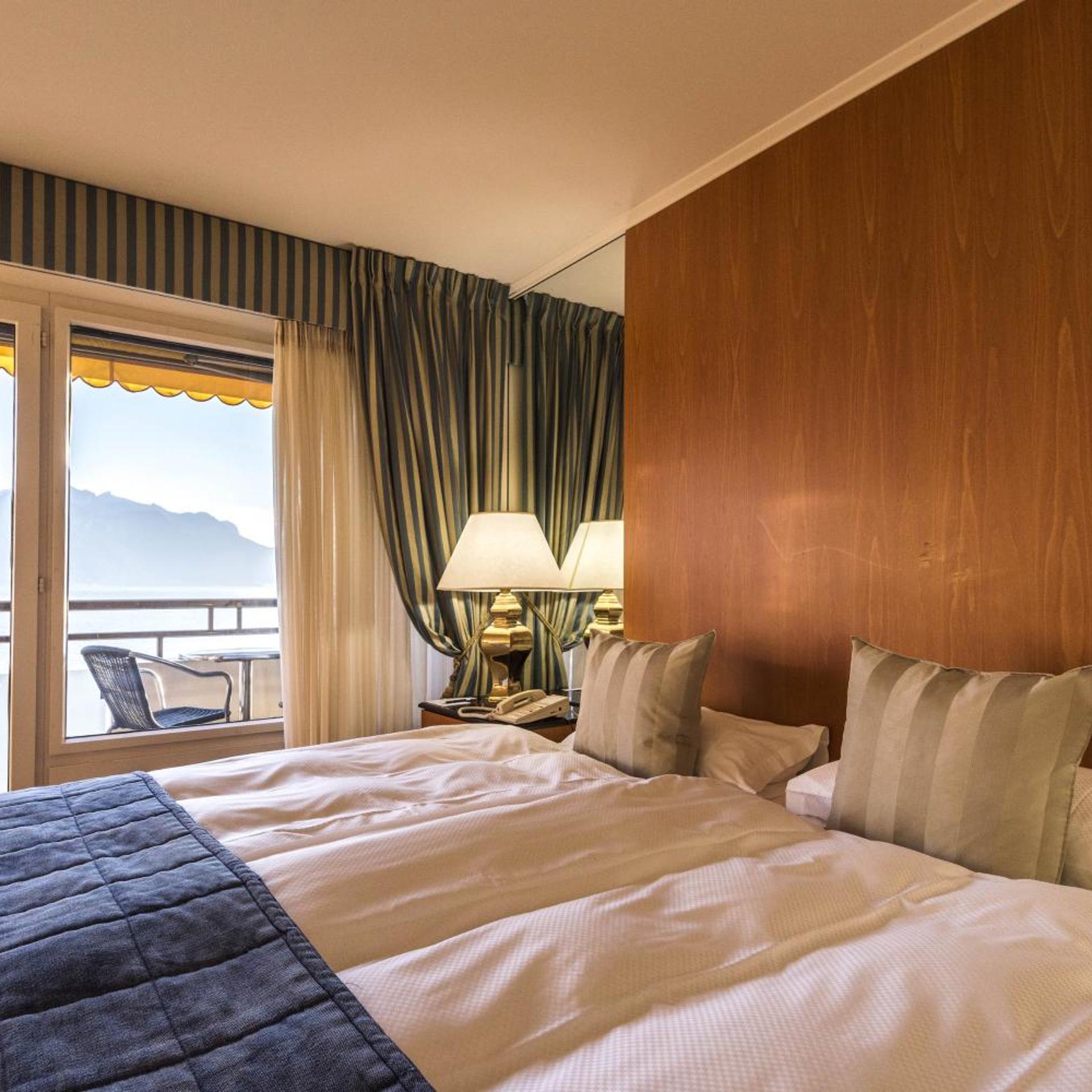 Park, Deluxe, Double Bed, Lake or Park View, Balcony، Royal Plaza Montreux Hotel 2/8
