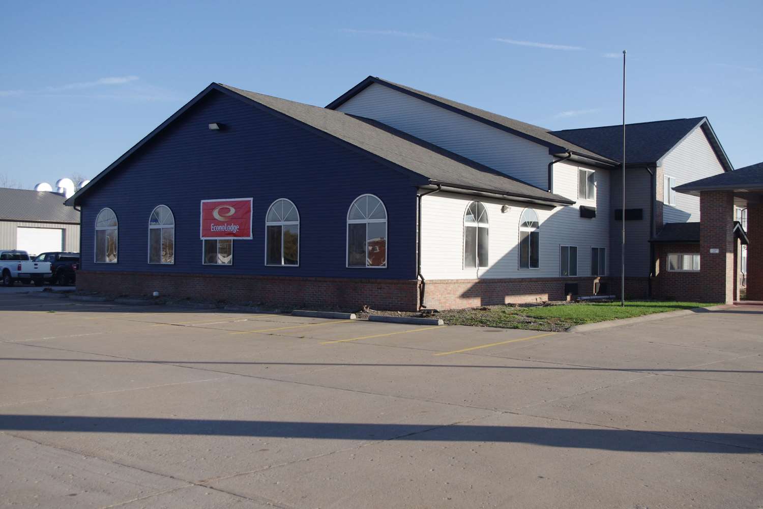 Econo Lodge El Paso, IL 19/20