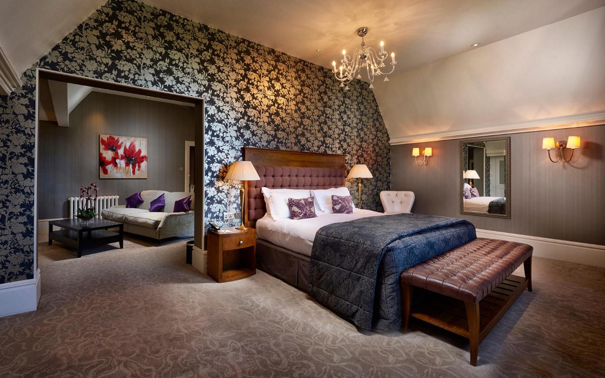 جناح، Rockliffe Hall 4/6