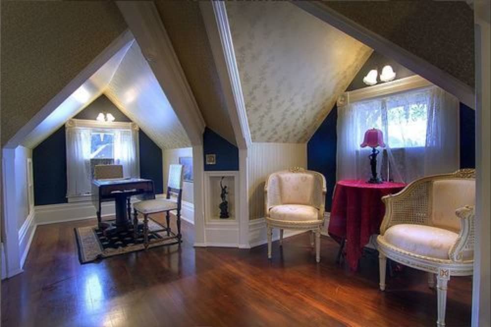 Gingerbread Mansion Inn 47/73