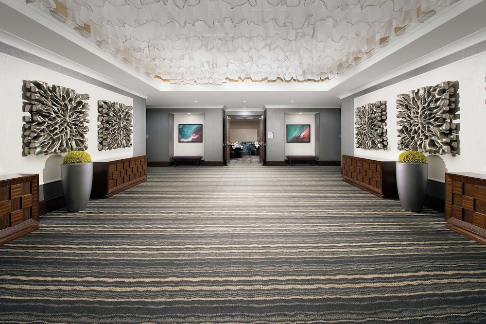 Embassy Suites by Hilton Atlanta Airport 15/56