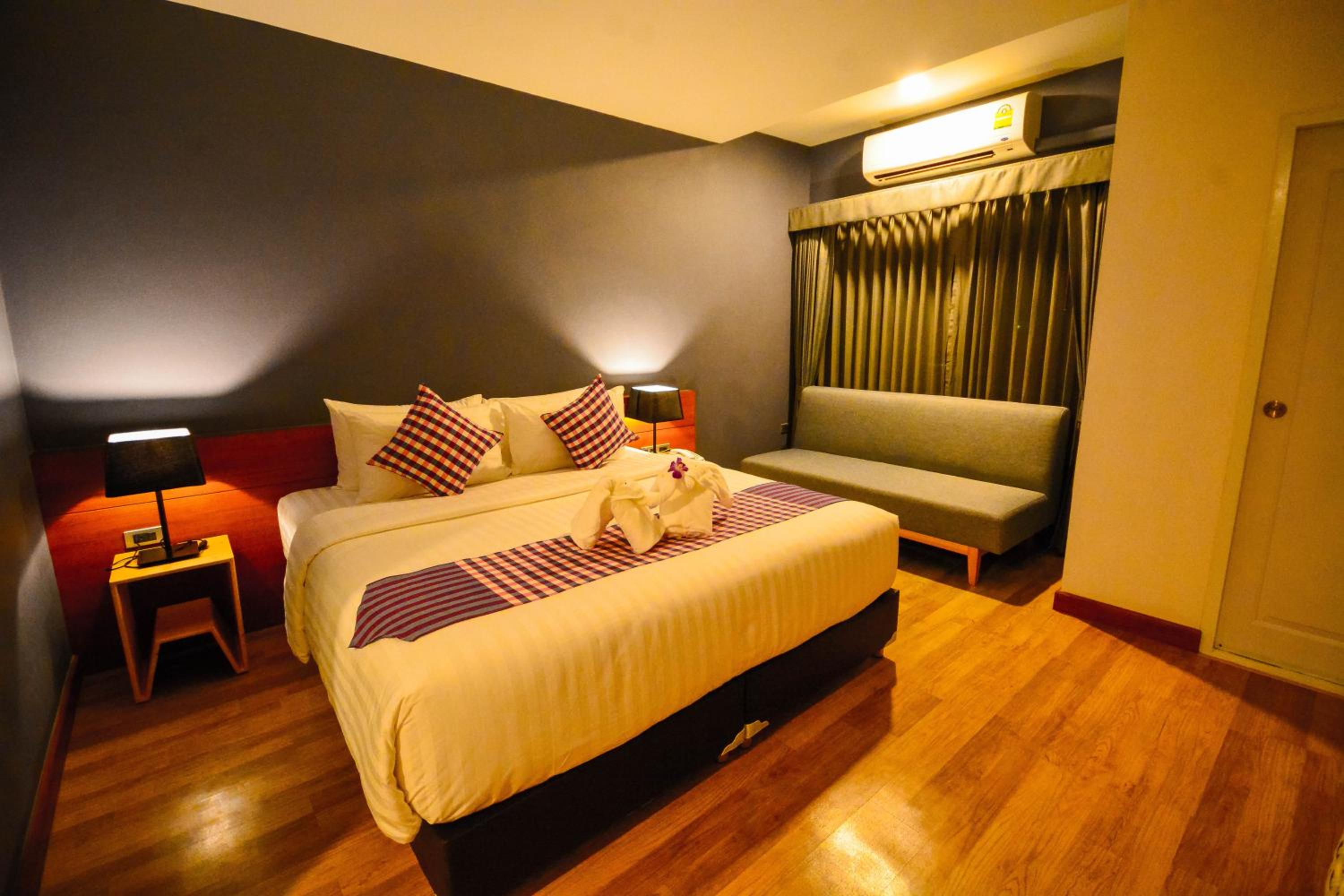 Deluxe, Double Bed