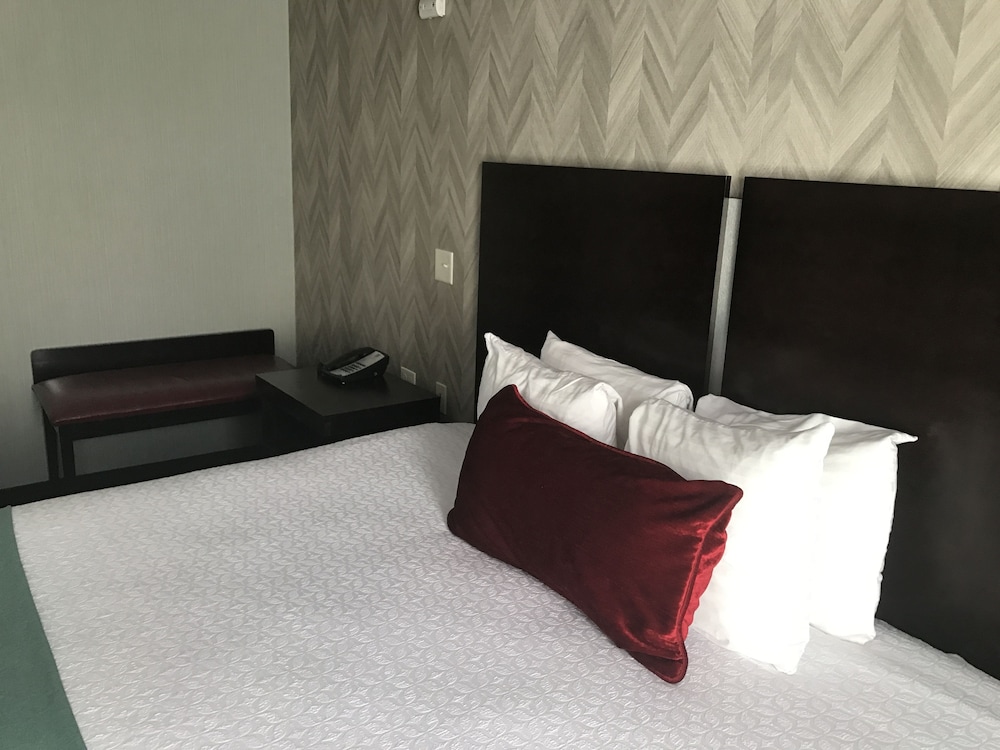 Best Western Plus Gallup Inn And Suites 14/37