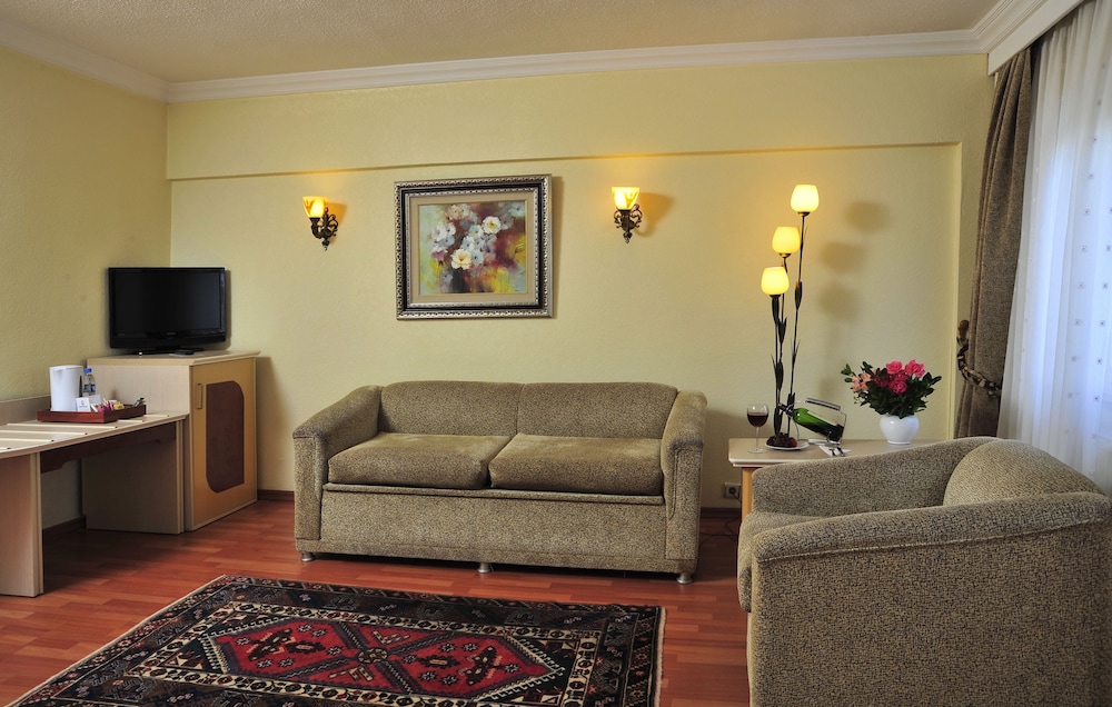 Dinler Hotels Urgup 40/68