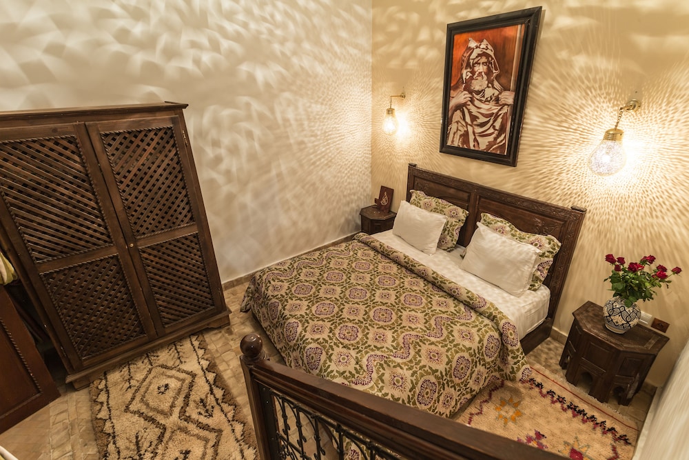 RIAD NASREEN 21/76