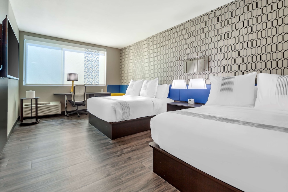 غرفة قياسية بسريرين كوين لذوي الإعاقة، Glo Best Western Dawley Farms In Sioux Falls 4/10