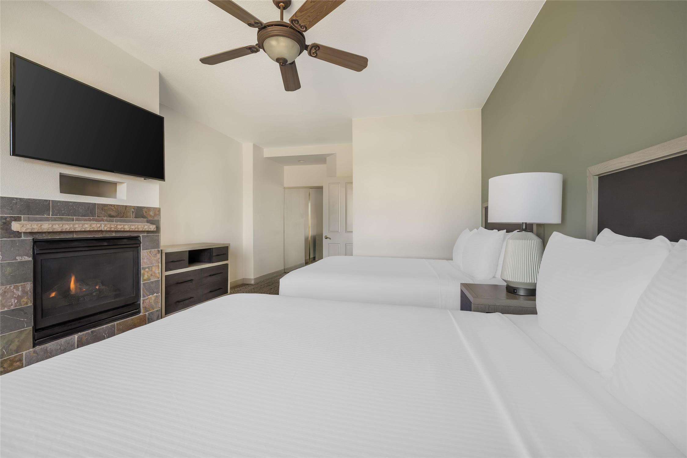 1 Bedroom, Suite, King or Queen Bed