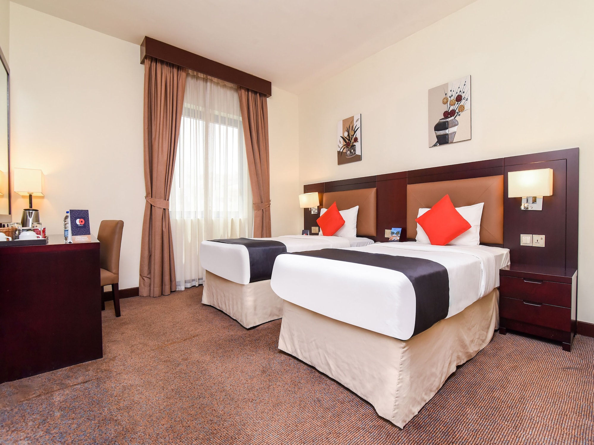 DELUXE, DOUBLE OR TWIN BED