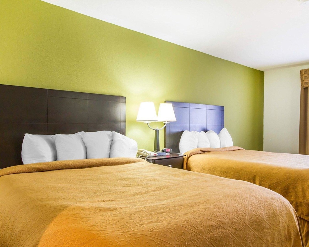 Quality Inn Pontiac 20/52