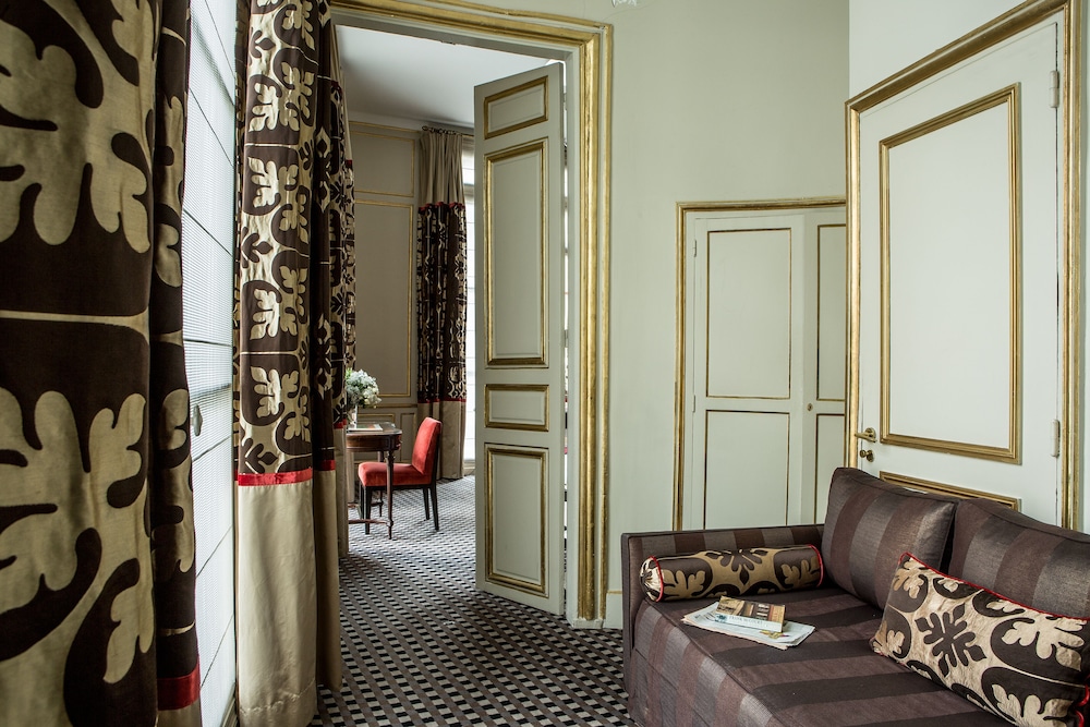 Hotel Mansart 52/63