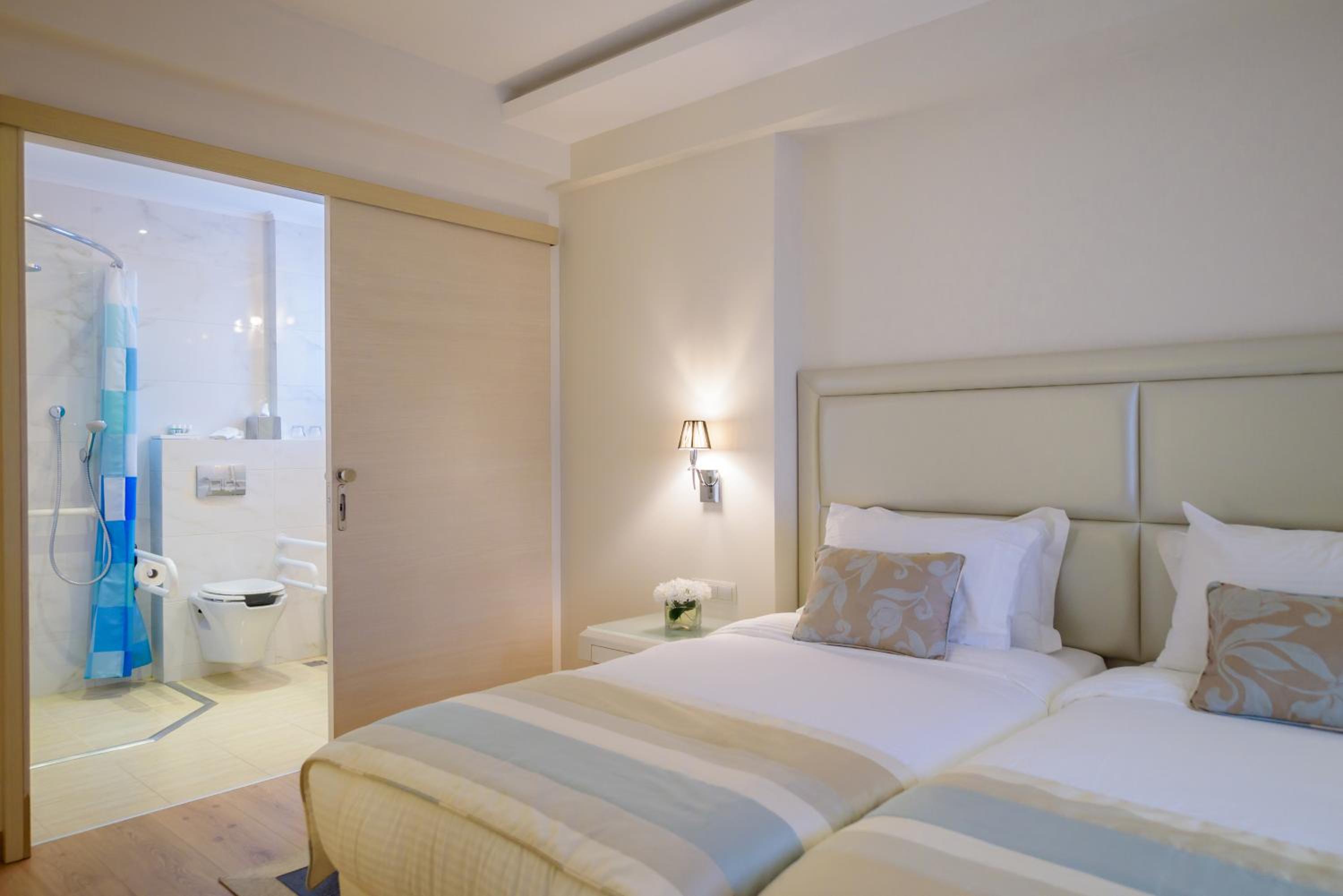 غرفة بسريرين منفصلين لذوي الإعاقة، Calma Hotel Spa 2/6