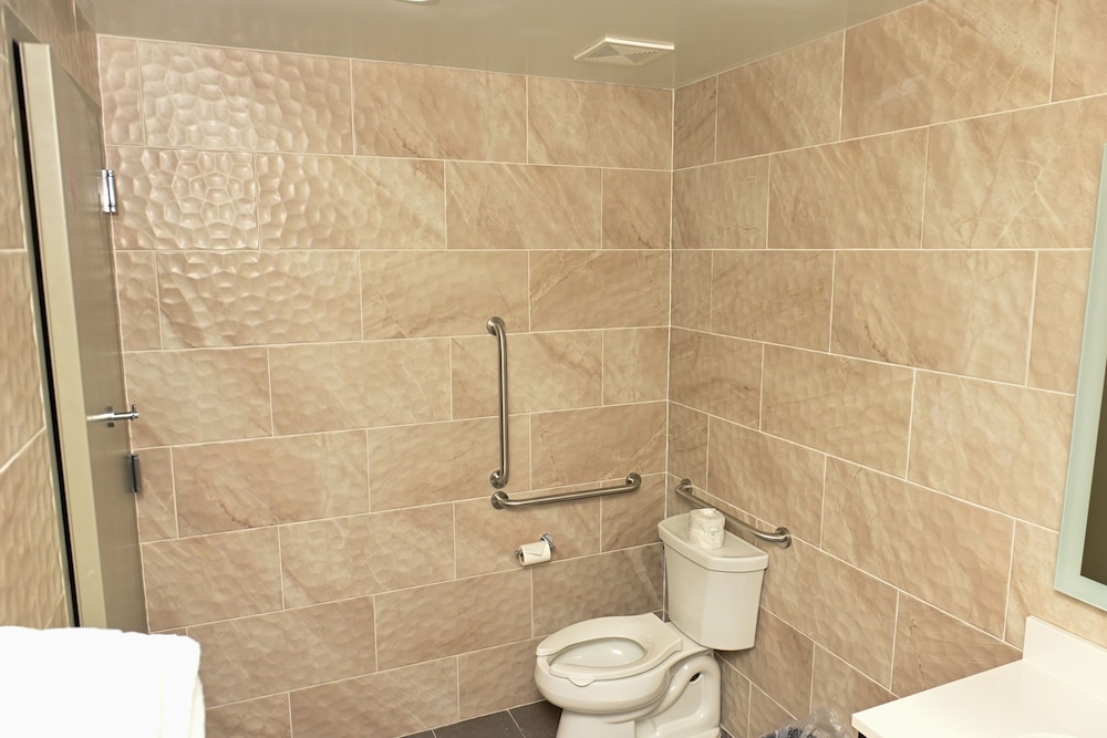 Days Inn by Wyndham Bronx NYC 49/50