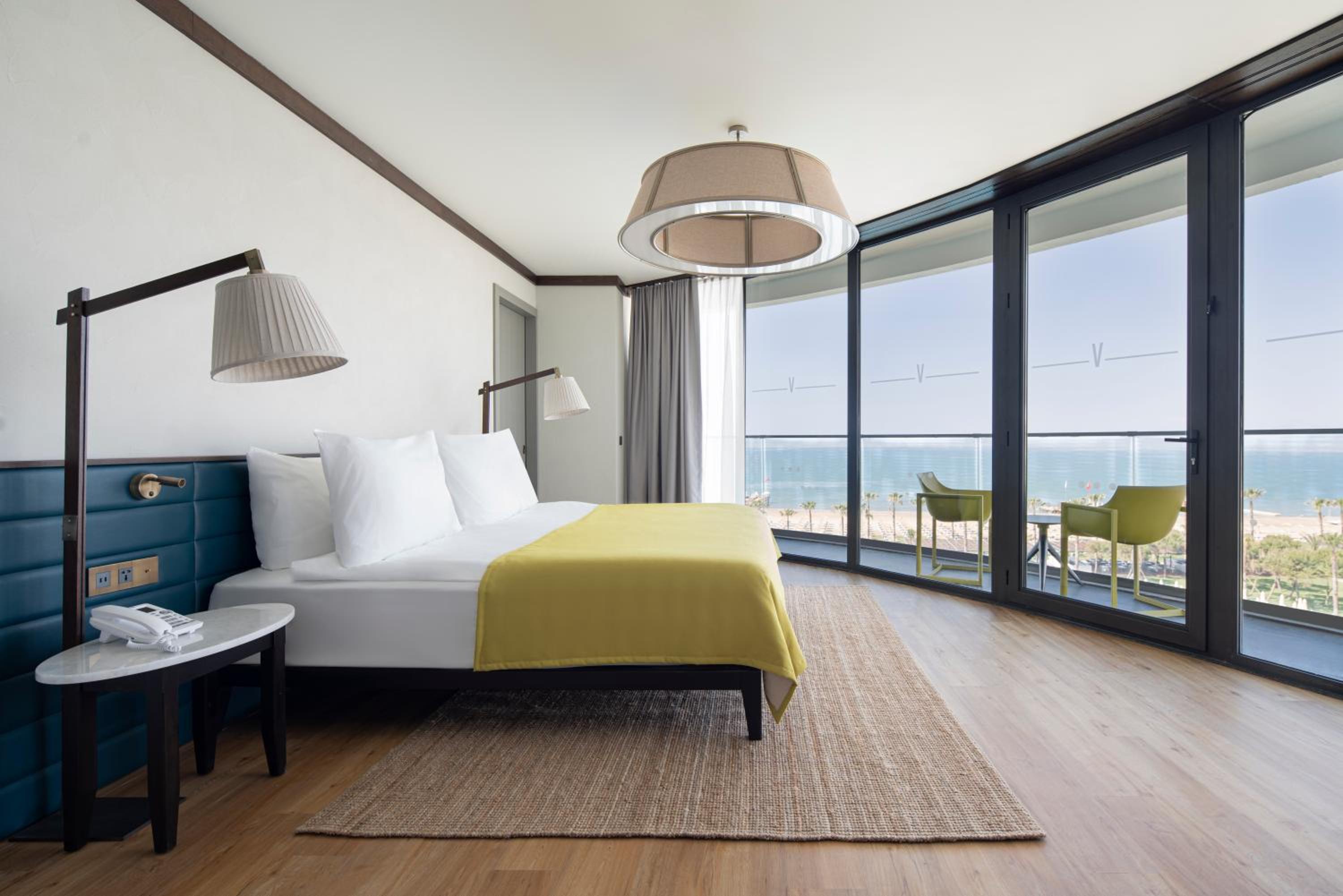 Family, Double and Twin Beds, Lateral Side Sea View, Main Building