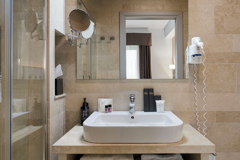 Netum Hotel 50/50