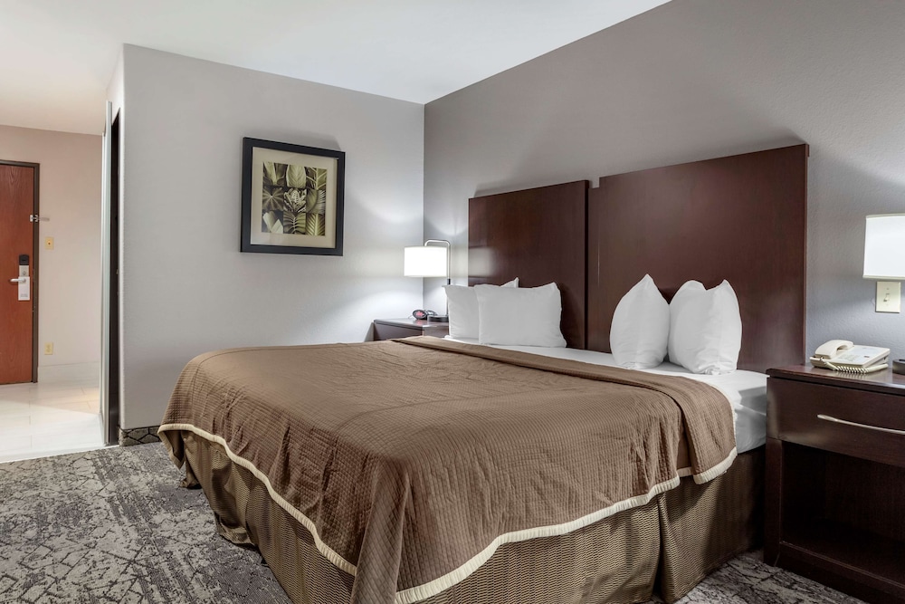 BEST WESTERN Oakdale Inn 12/33