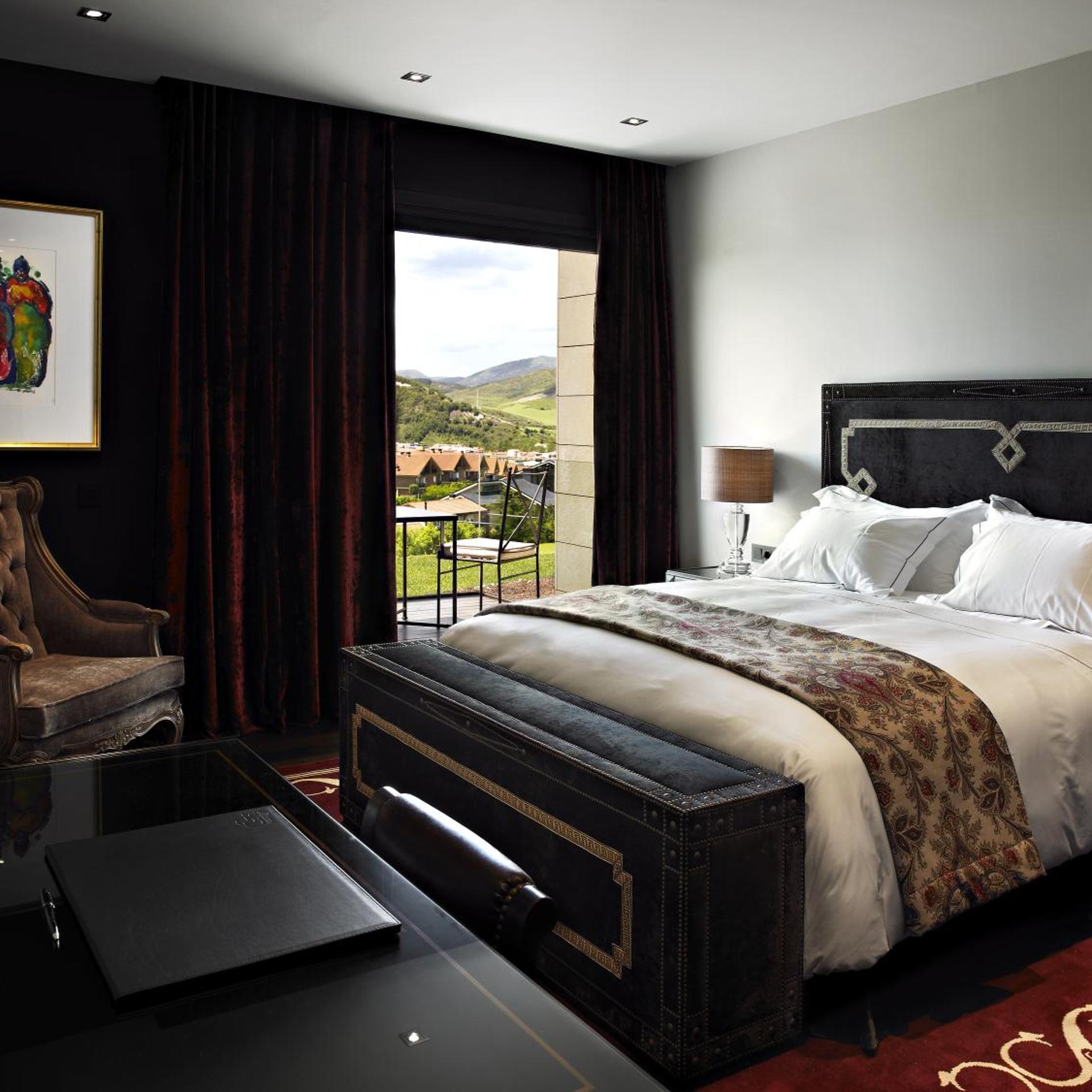Deluxe, Double or Twin Bed, with View