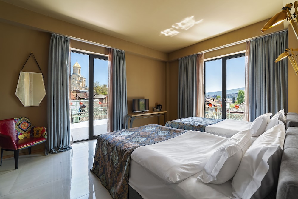 DESIGN, TWIN BEDS, CITY VIEW, TERRACE